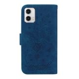 Peňaženkové kožené puzdro Butterfly Rose Embossed na Moto G73 5G - Modrá