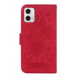 Peňaženkové kožené puzdro Butterfly Rose Embossed na Moto G73 5G - Červená