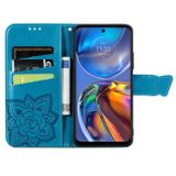 Peňaženkové kožené puzdro Butterfly Love Flower na Moto E32 - Modrá
